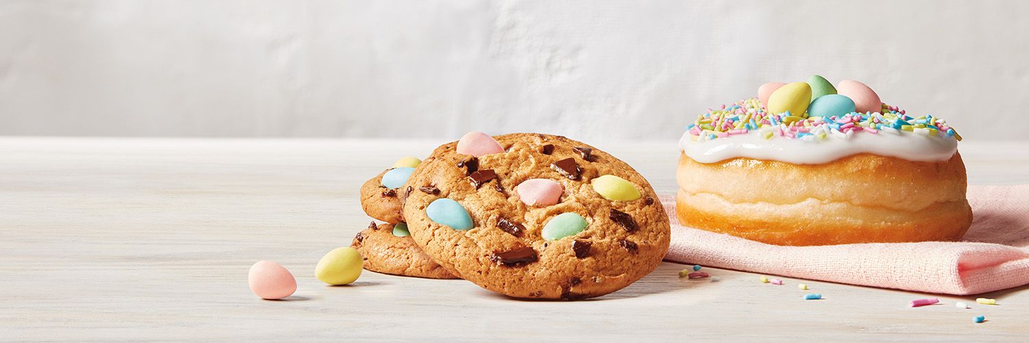 The hunt is over – you can find Tim Hortons CADBURY MINI EGGS® Dream Donuts and NEW for this year, CADBURY MINI EGGS® Cookies in Tims restaurants starting today!