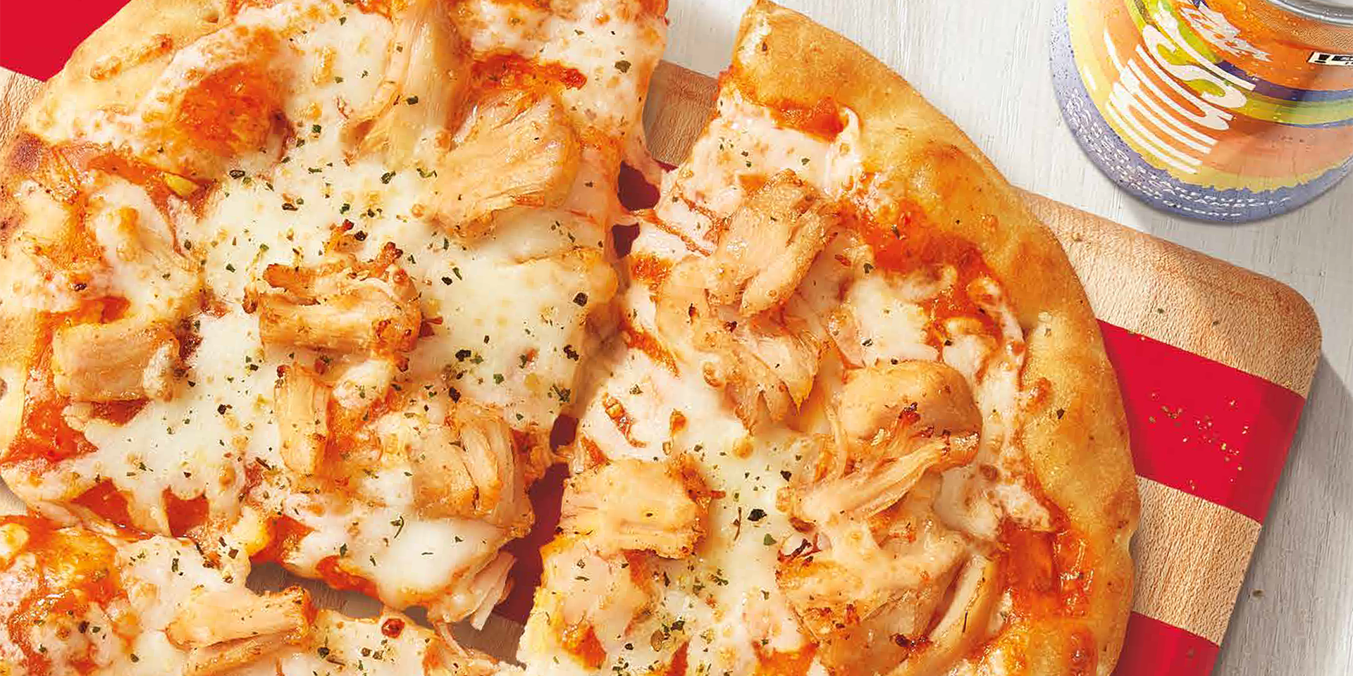Try the new Spicy Rosé Flatbread Pizza fresh out of the oven at Tim Hortons, plus get any two Flatbread Pizzas for just $12 for a limited time!