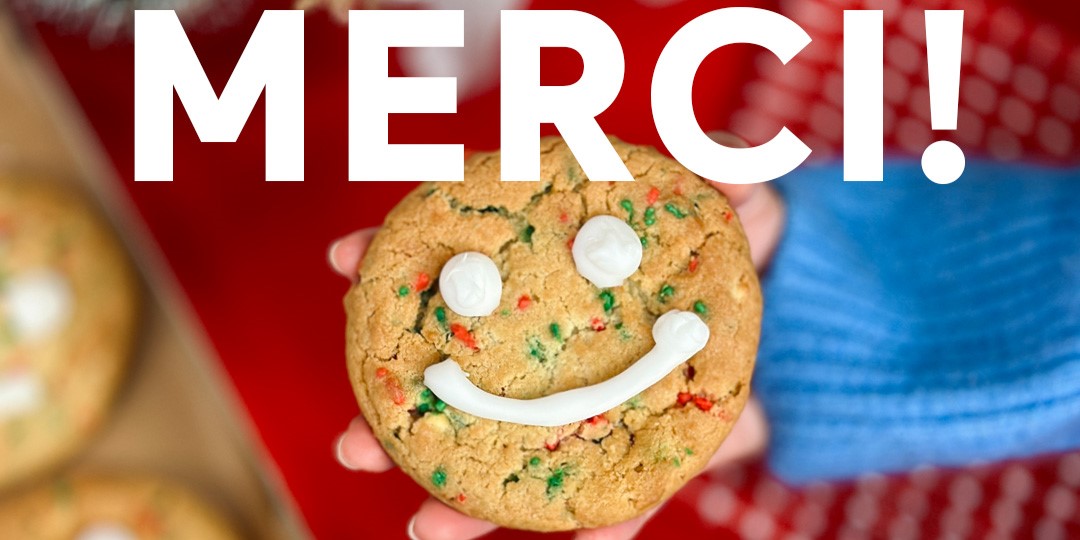 La campagne du Biscuit sourire des Fêtes de Tim Hortons a permis de recueillir la somme record de 13 millions de dollars pour des organismes caritatifs et des groupes communautaires locaux, ainsi que les Camps de la Fondation Tim Hortons