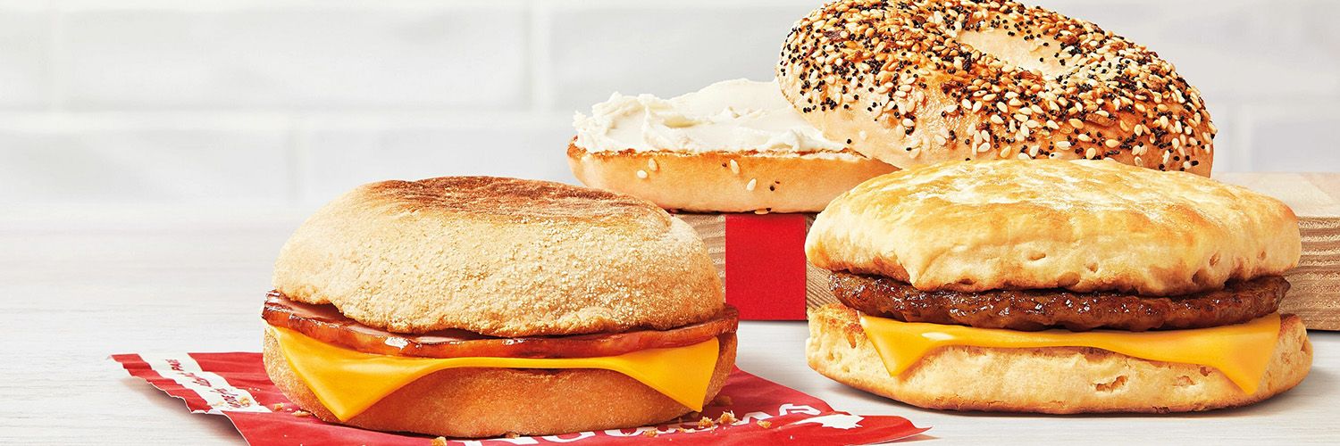Déjeuner chez Tim pour moins de 3 $* : Tim Hortons lance le menu SélecTim, qui comprend trois délicieuses options de déjeuner à bas prix, dont un NOUVEAU Timatin(md) fait avec du bacon de dos canadien fumé naturellement